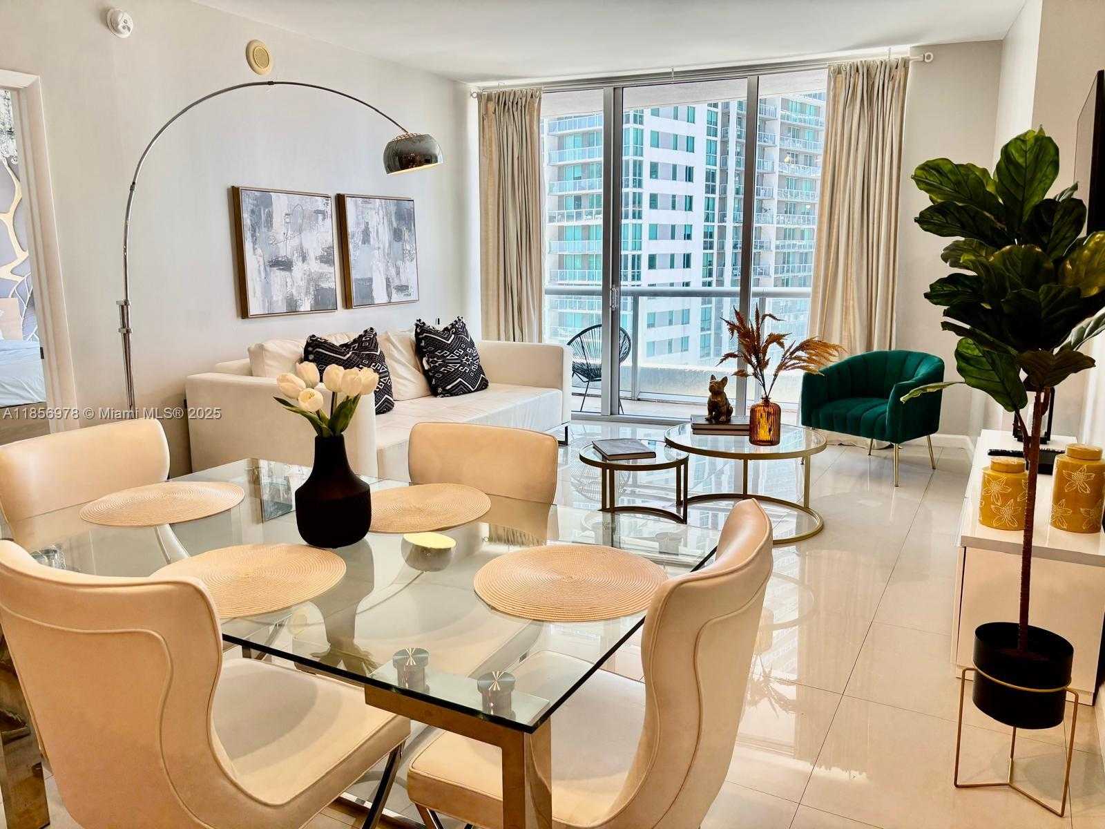 Small Image of 485 BRICKELL AVE #1607, Miami Number 21
