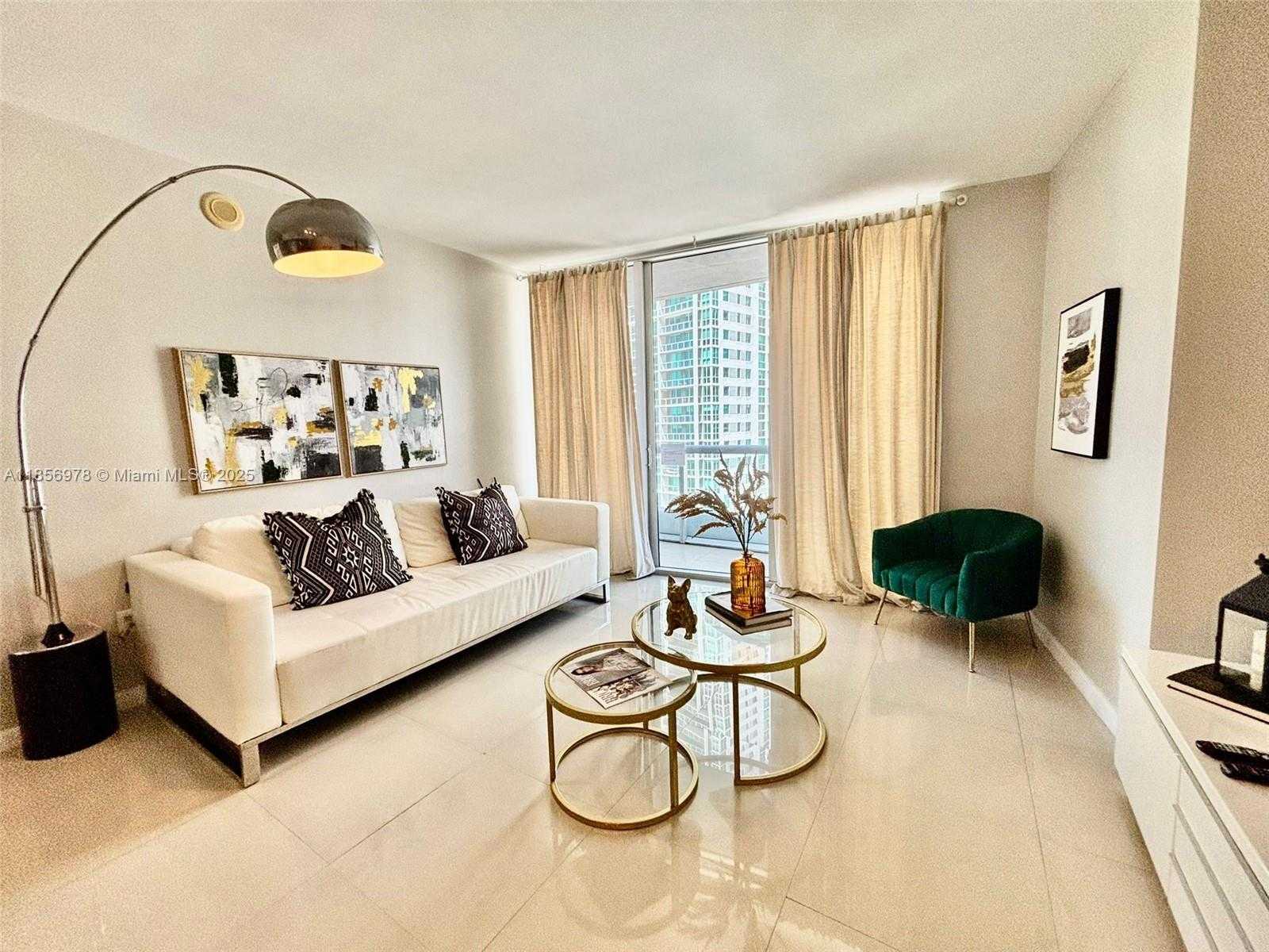 Small Image of 485 BRICKELL AVE #1607, Miami Number 22