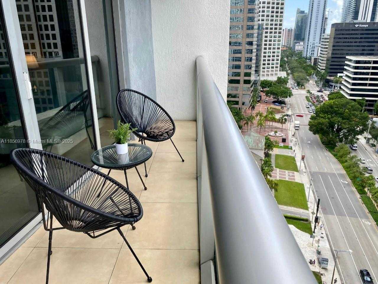 Small Image of 485 BRICKELL AVE #1607, Miami Number 23
