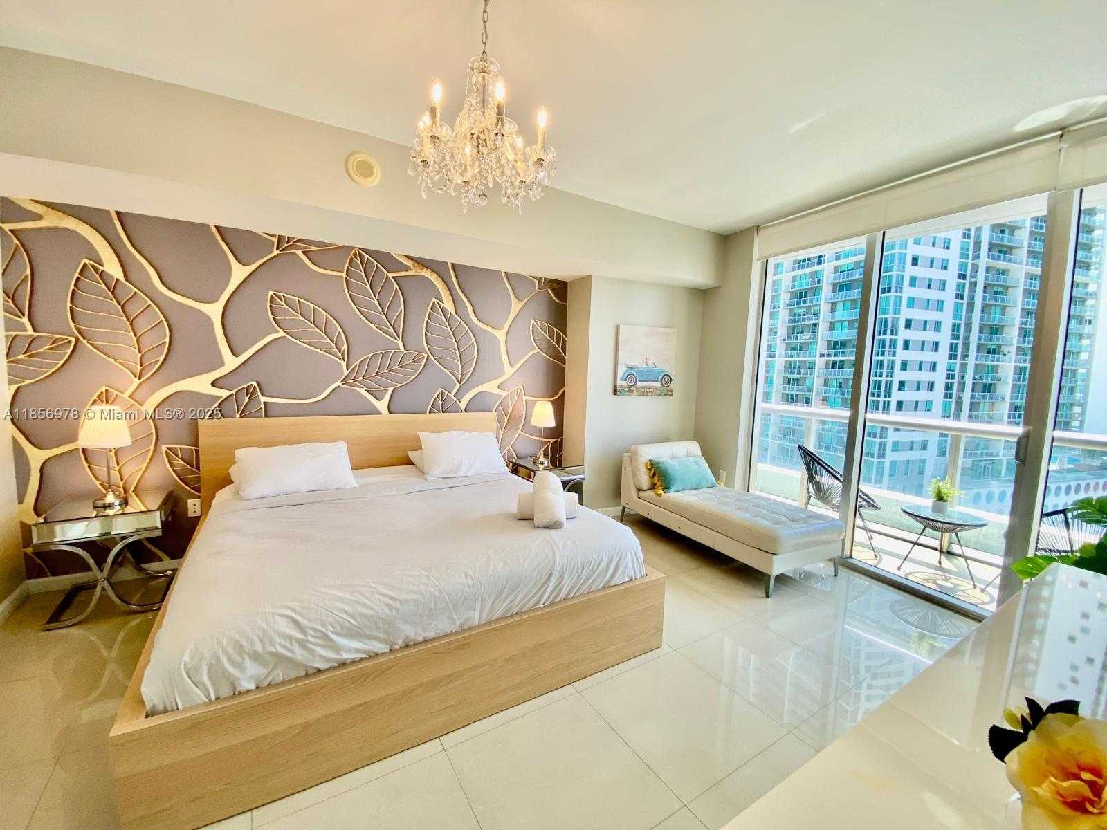 Small Image of 485 BRICKELL AVE #1607, Miami Number 4
