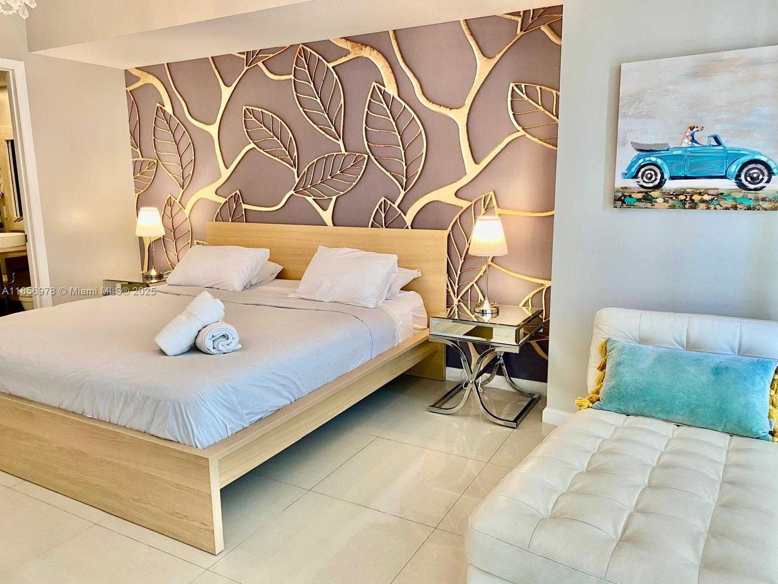 Small Image of 485 BRICKELL AVE #1607, Miami Number 5