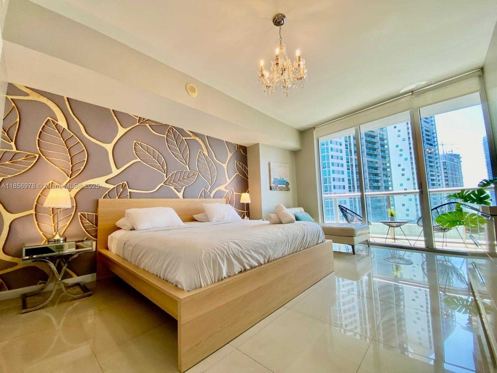 Small Image of 485 BRICKELL AVE #1607, Miami Number 6