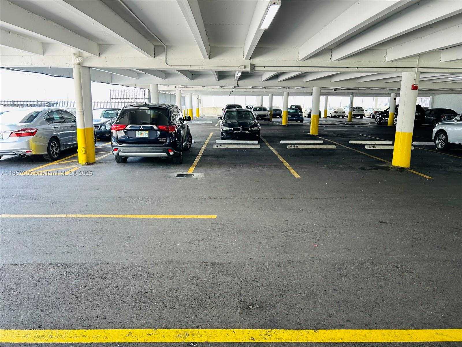 Small Image of 17021 N BAY RD #427, Sunny Isles Beach Number 67