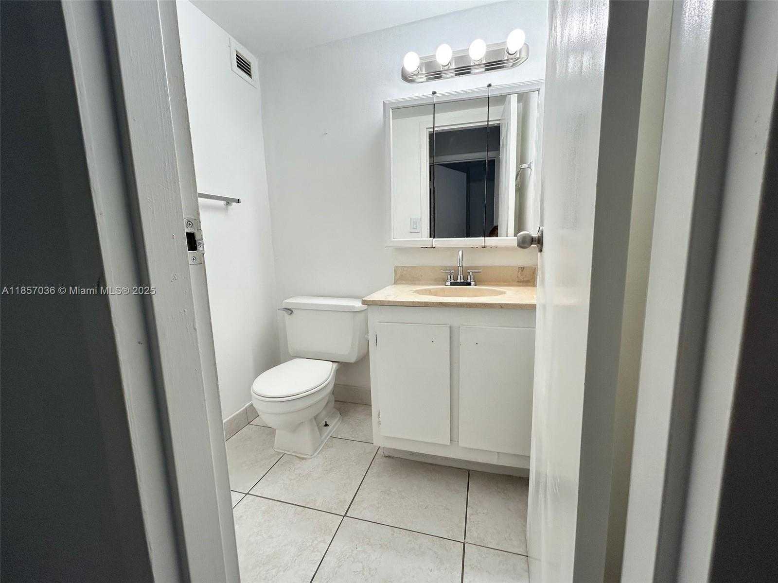 Small Image of 16919 NORTH BAY RD #214, Sunny Isles Beach Number 25