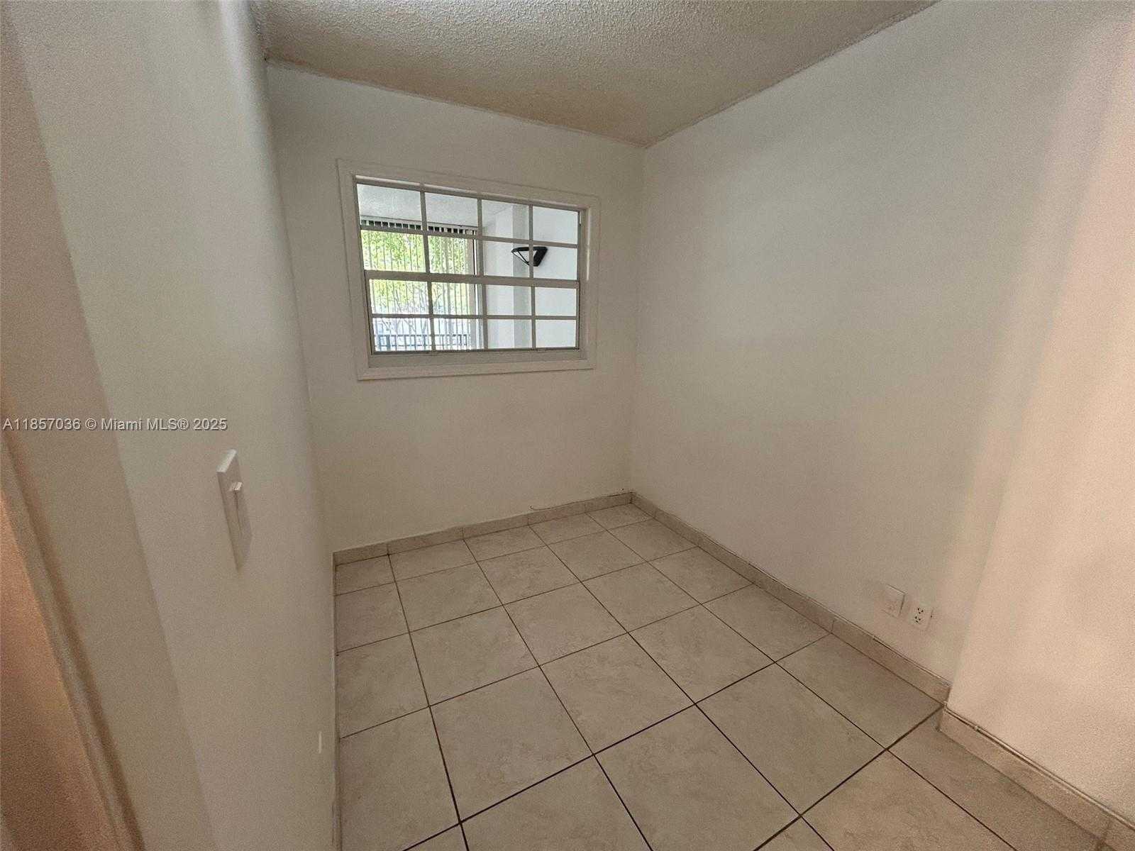 Small Image of 16919 NORTH BAY RD #214, Sunny Isles Beach Number 31