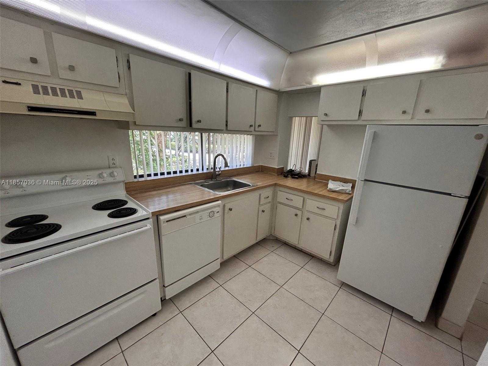 Small Image of 16919 NORTH BAY RD #214, Sunny Isles Beach Number 34