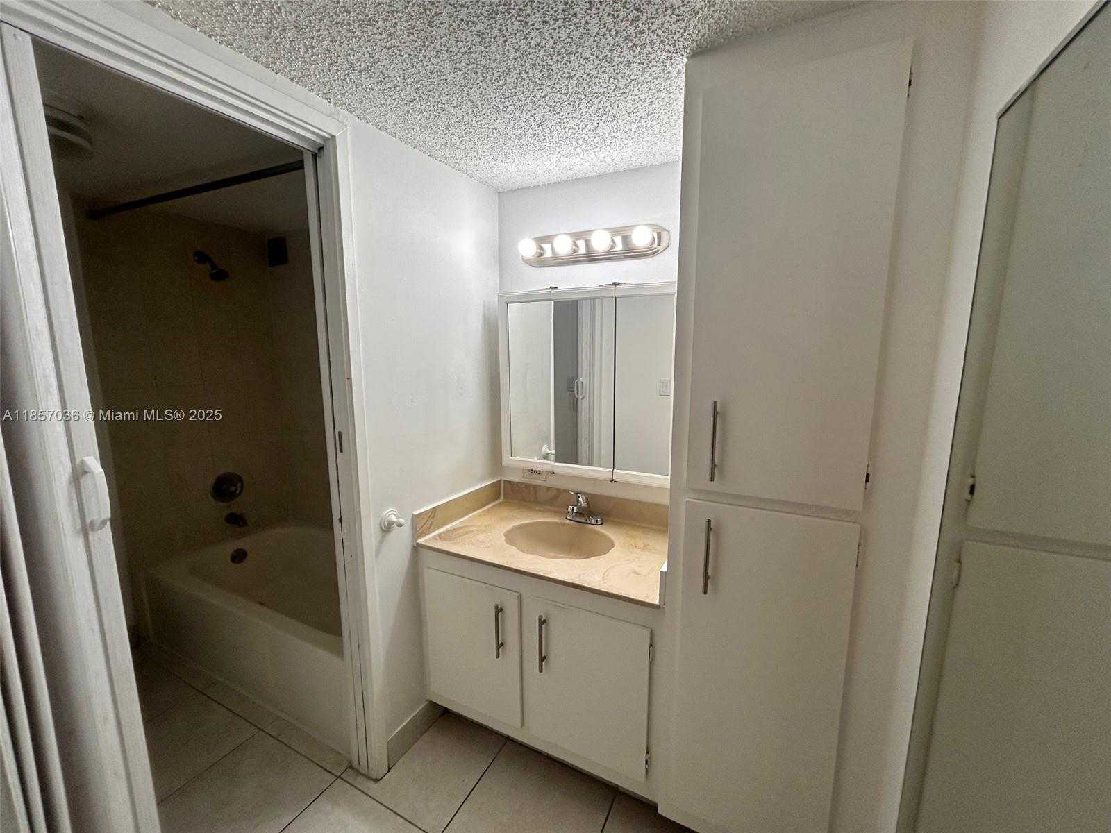 Small Image of 16919 NORTH BAY RD #214, Sunny Isles Beach Number 37