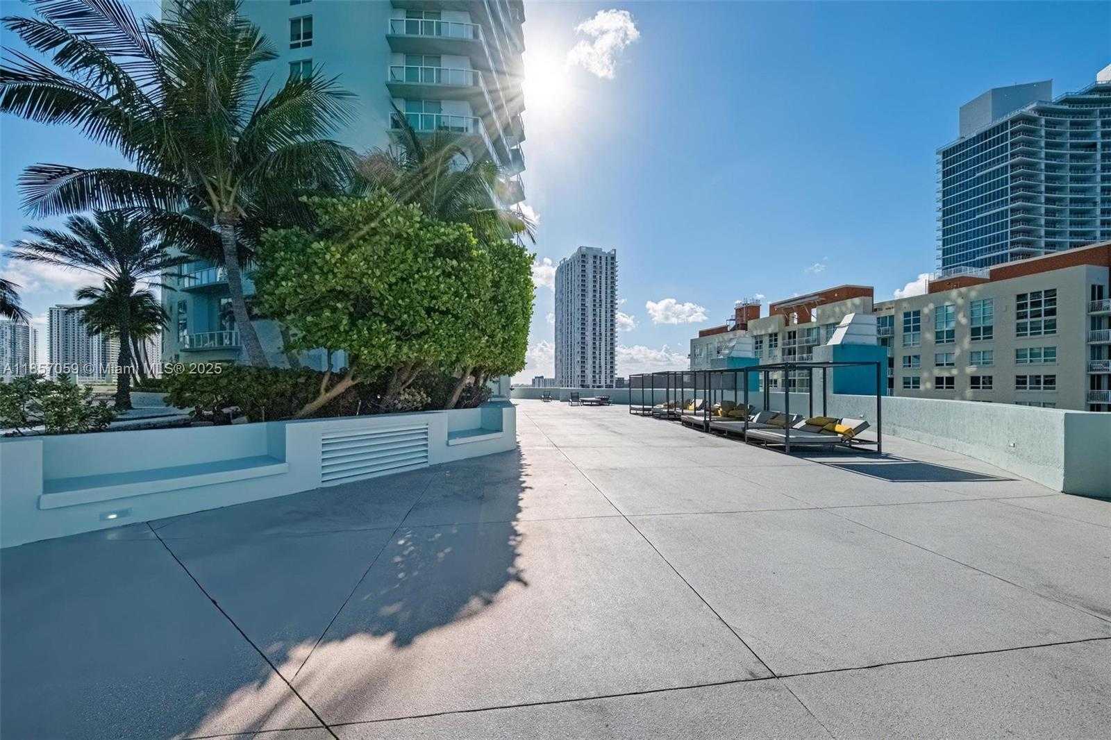 Small Image of 1900 NORTH BAYSHORE DR #4111, Miami Number 42