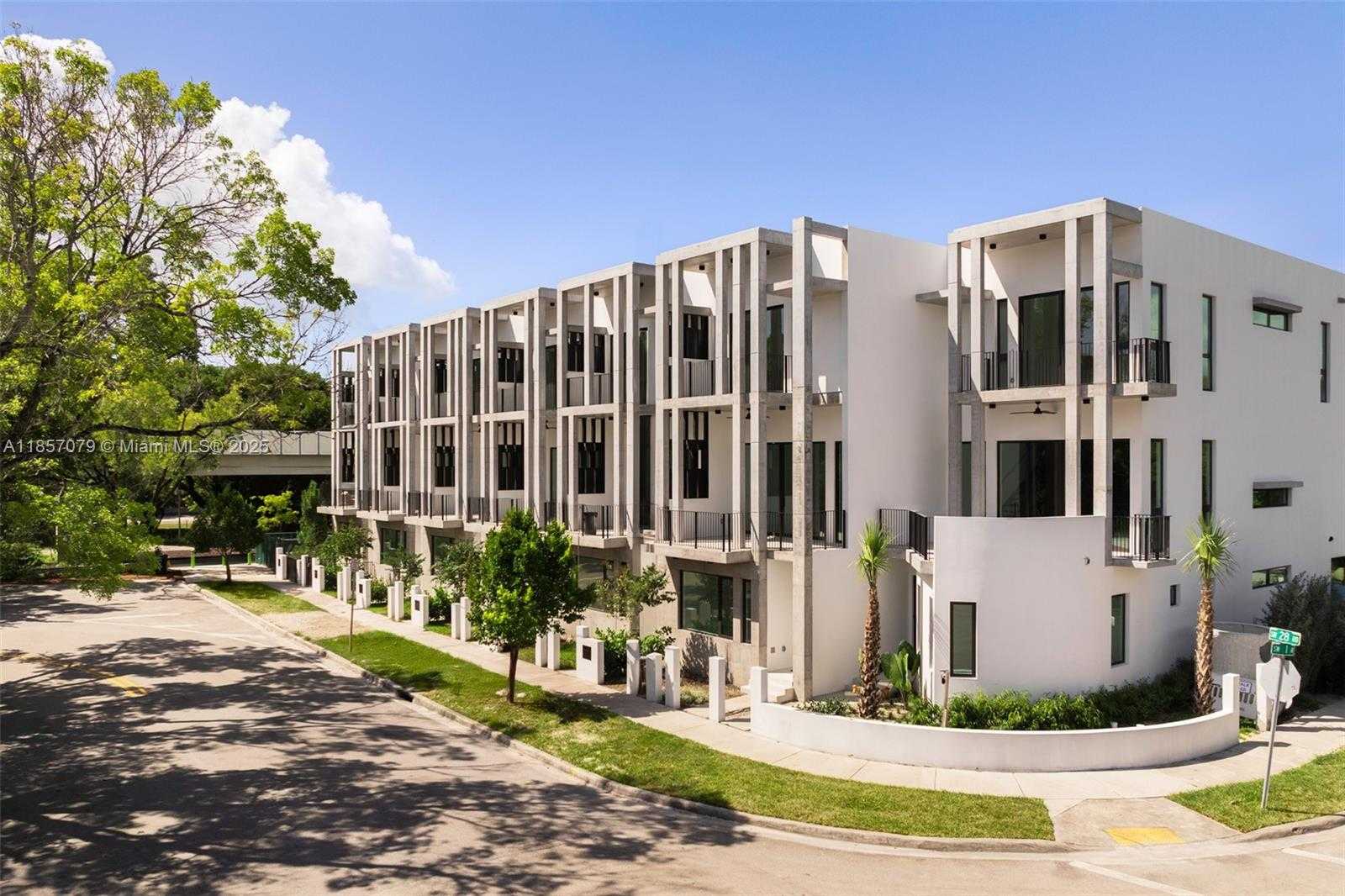 Small Image of 84 SOUTH WEST 28TH RD #7, Miami Number 38