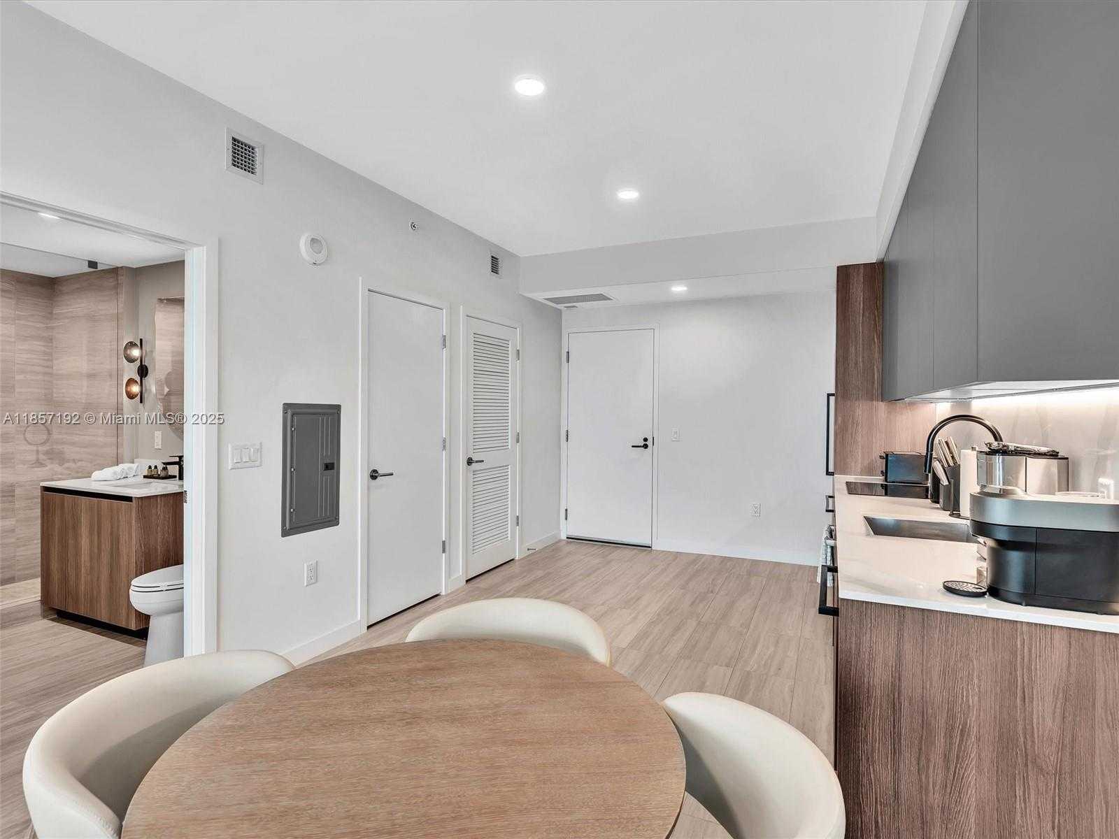 Small Image of 580 72ND ST #806, Miami Beach Number 17