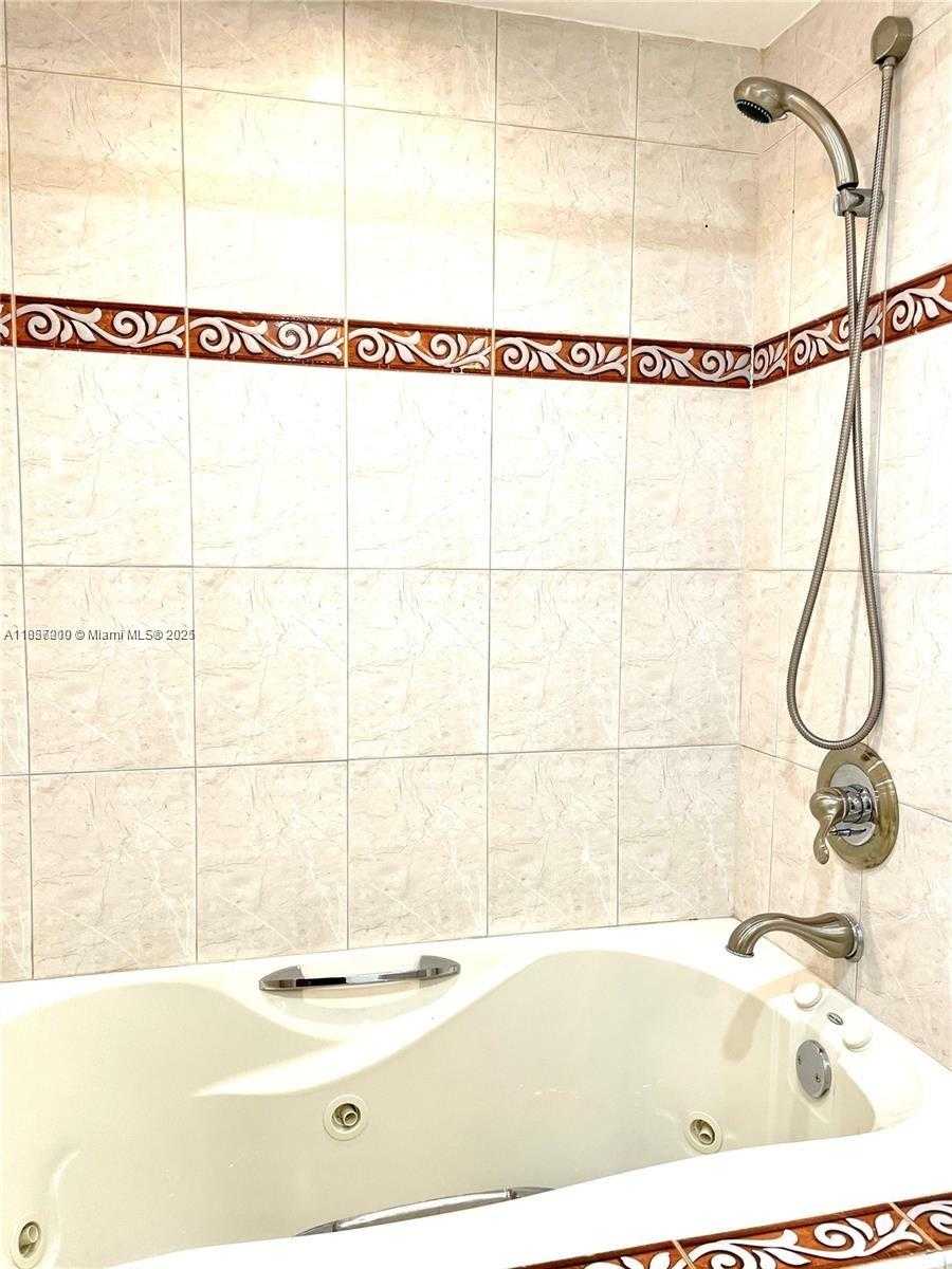 Small Image of 210 174TH ST #1103, Sunny Isles Beach Number 18