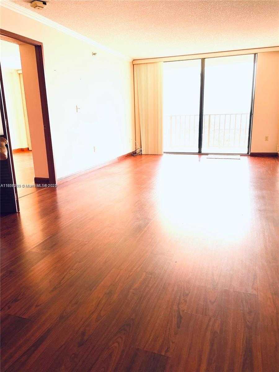 Small Image of 210 174TH ST #1103, Sunny Isles Beach Number 4