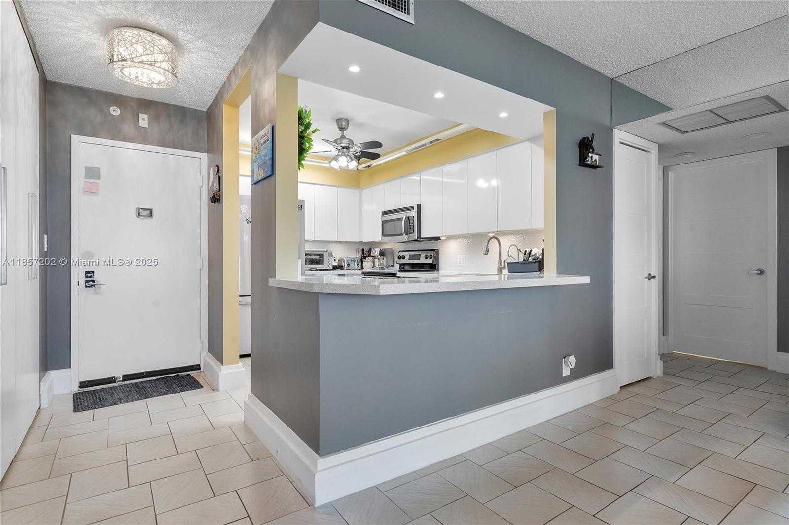 Small Image of 20379 WEST COUNTRY CLUB DR #1933, Aventura Number 13