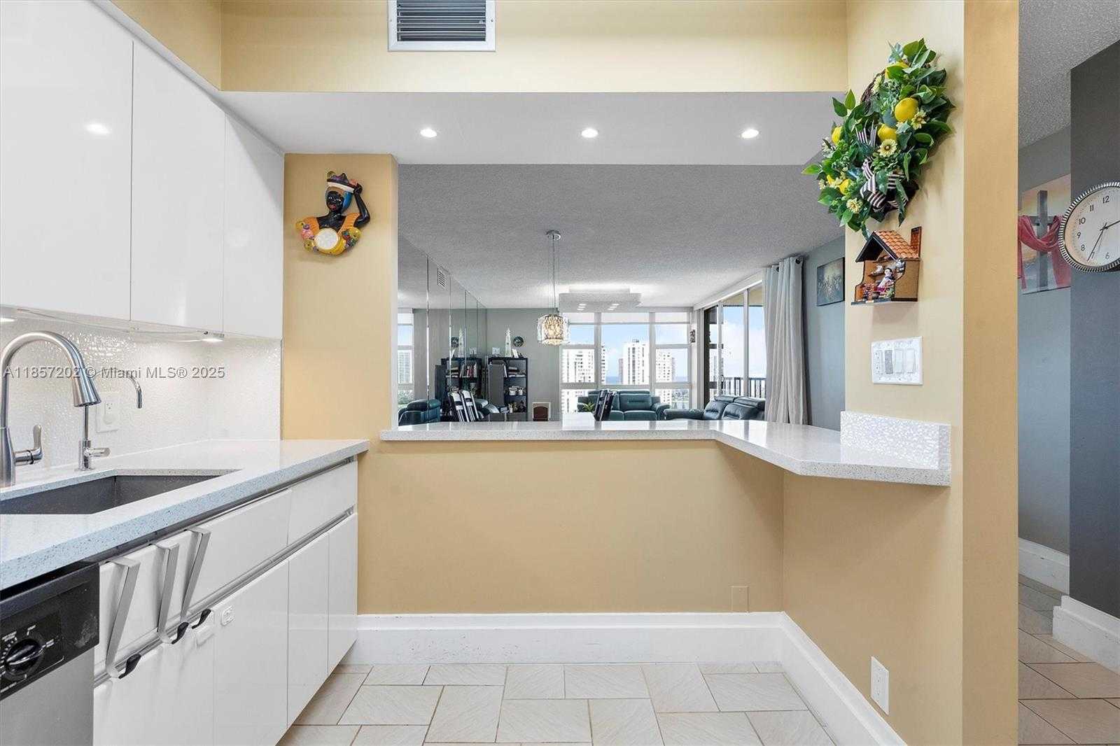 Small Image of 20379 WEST COUNTRY CLUB DR #1933, Aventura Number 17