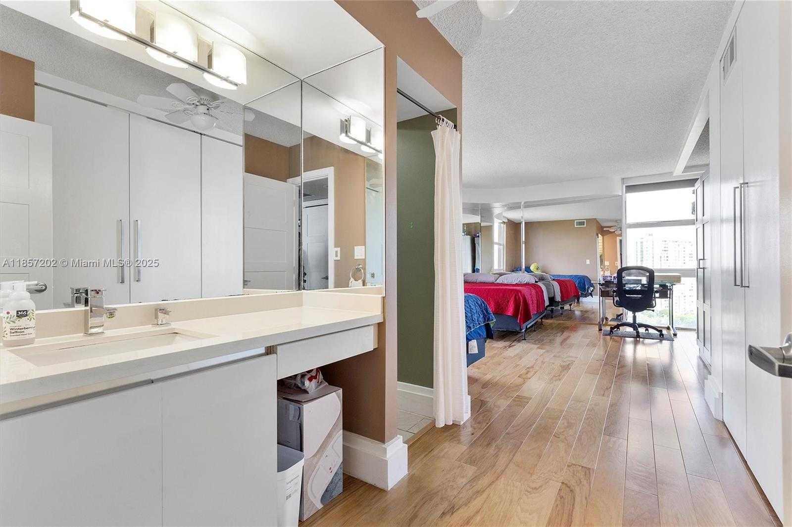 Small Image of 20379 WEST COUNTRY CLUB DR #1933, Aventura Number 19