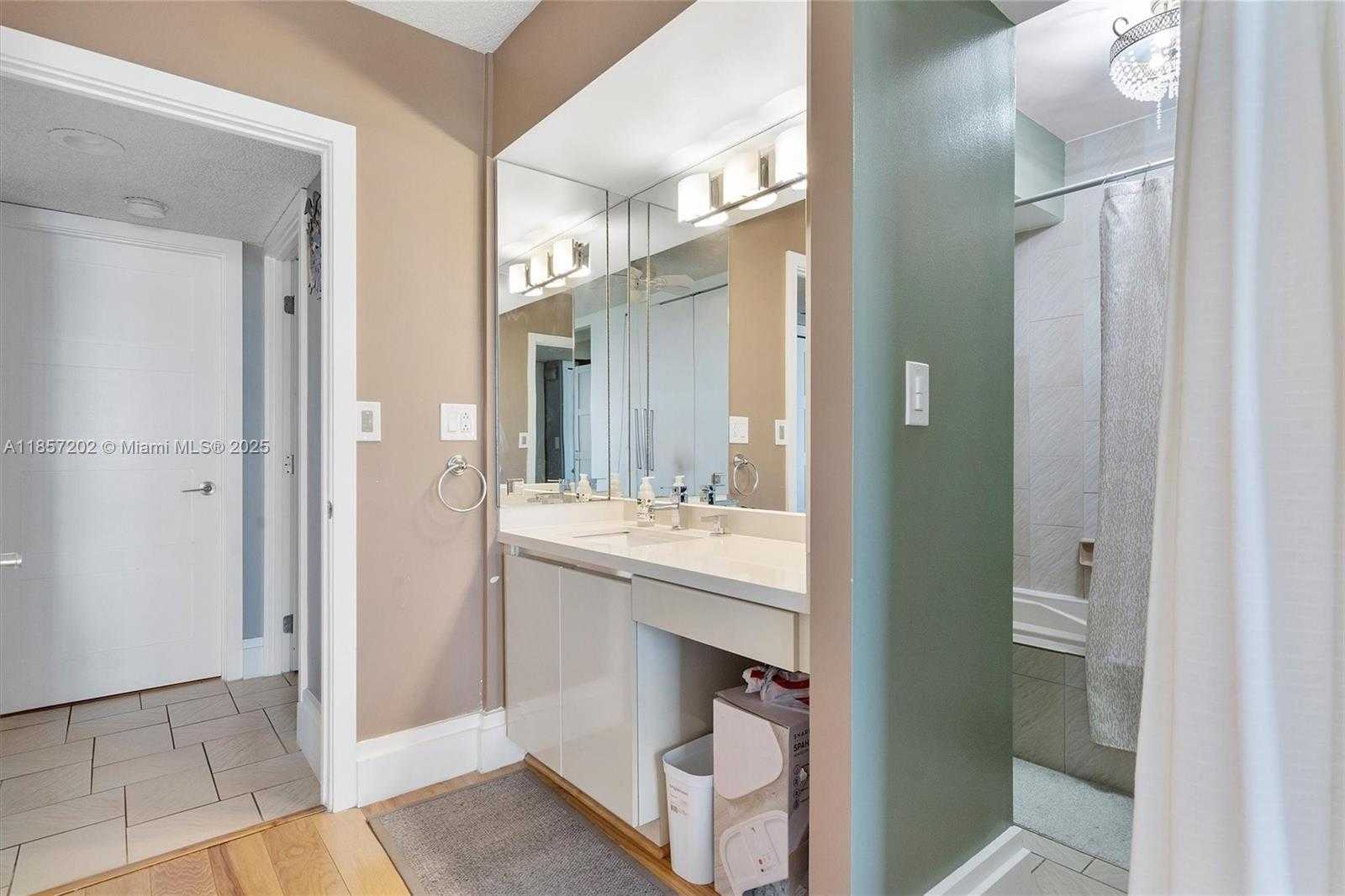 Small Image of 20379 WEST COUNTRY CLUB DR #1933, Aventura Number 23