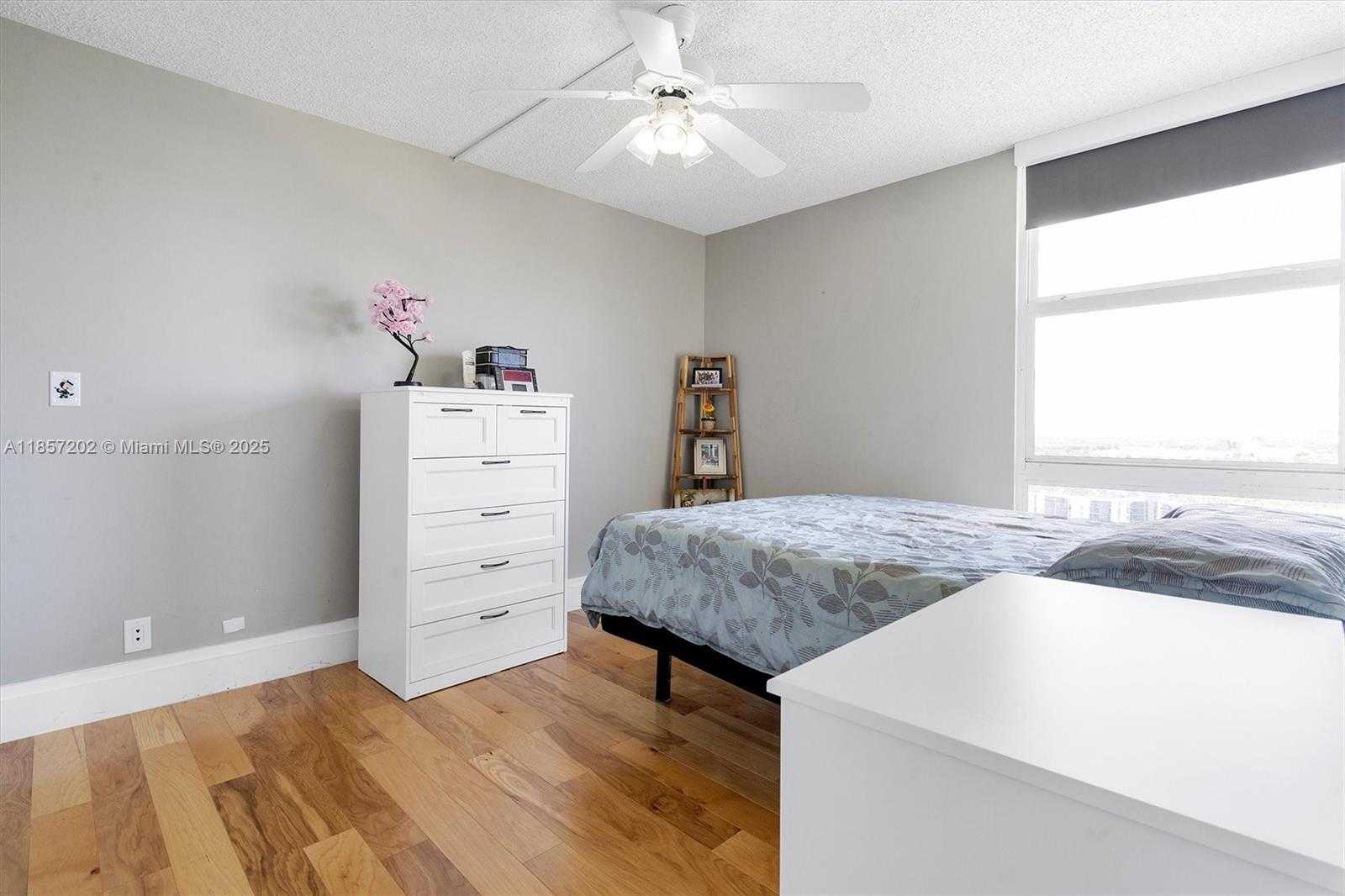 Small Image of 20379 WEST COUNTRY CLUB DR #1933, Aventura Number 25