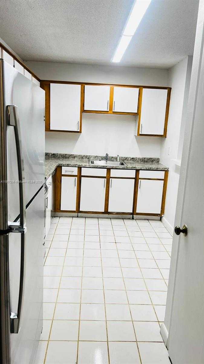 Small Image of 14830 NARANJA LAKES BLVD #A2B, Homestead Number 4