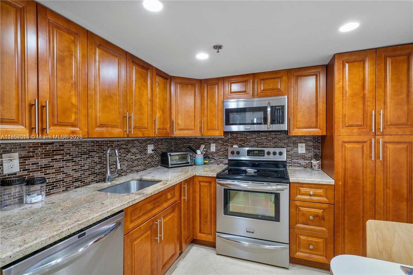 Small Image of 210 174TH ST #1403, Sunny Isles Beach Number 7
