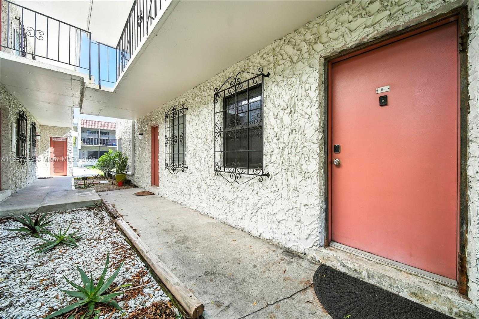 Small Image of 8701 SOUTH WEST 141ST ST #B1, Palmetto Bay Number 13