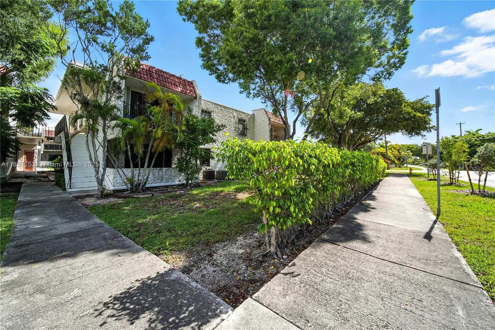 Small Image of 8701 SOUTH WEST 141ST ST #B1, Palmetto Bay Number 18