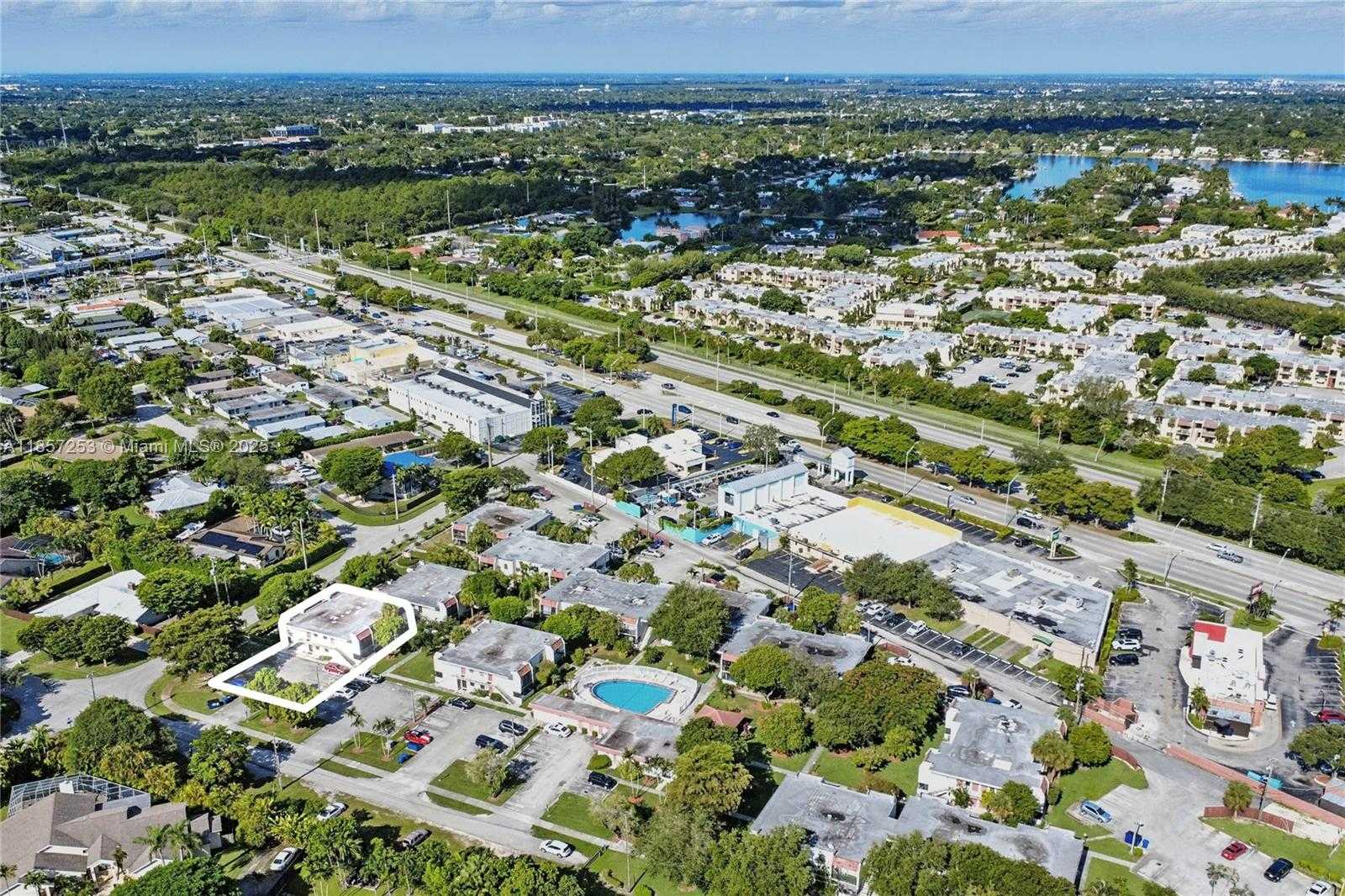 Small Image of 8701 SOUTH WEST 141ST ST #B1, Palmetto Bay Number 20