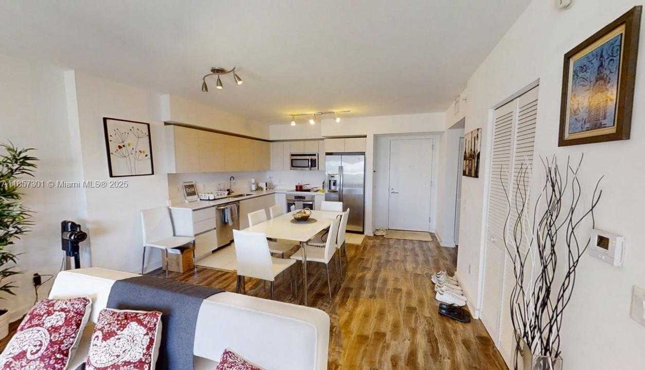 Small Image of 4250 BISCAYNE BLVD #1008, Miami Number 7