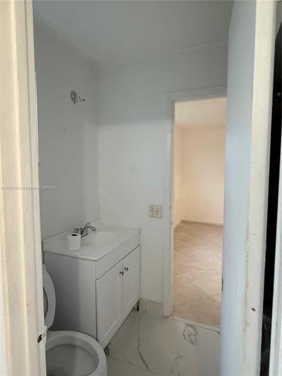 Small Image of 8713 SOUTH WEST 5TH ST #208, Pembroke Pines Number 15