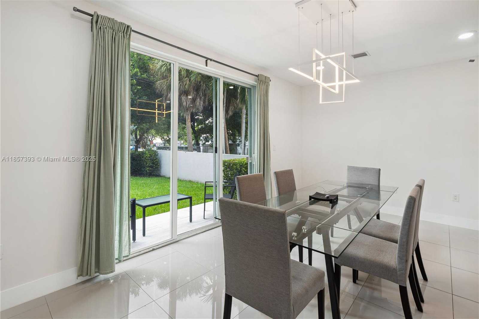 Small Image of 1020 NORTH EAST 17TH TERRACE #1020, Fort Lauderdale Number 10