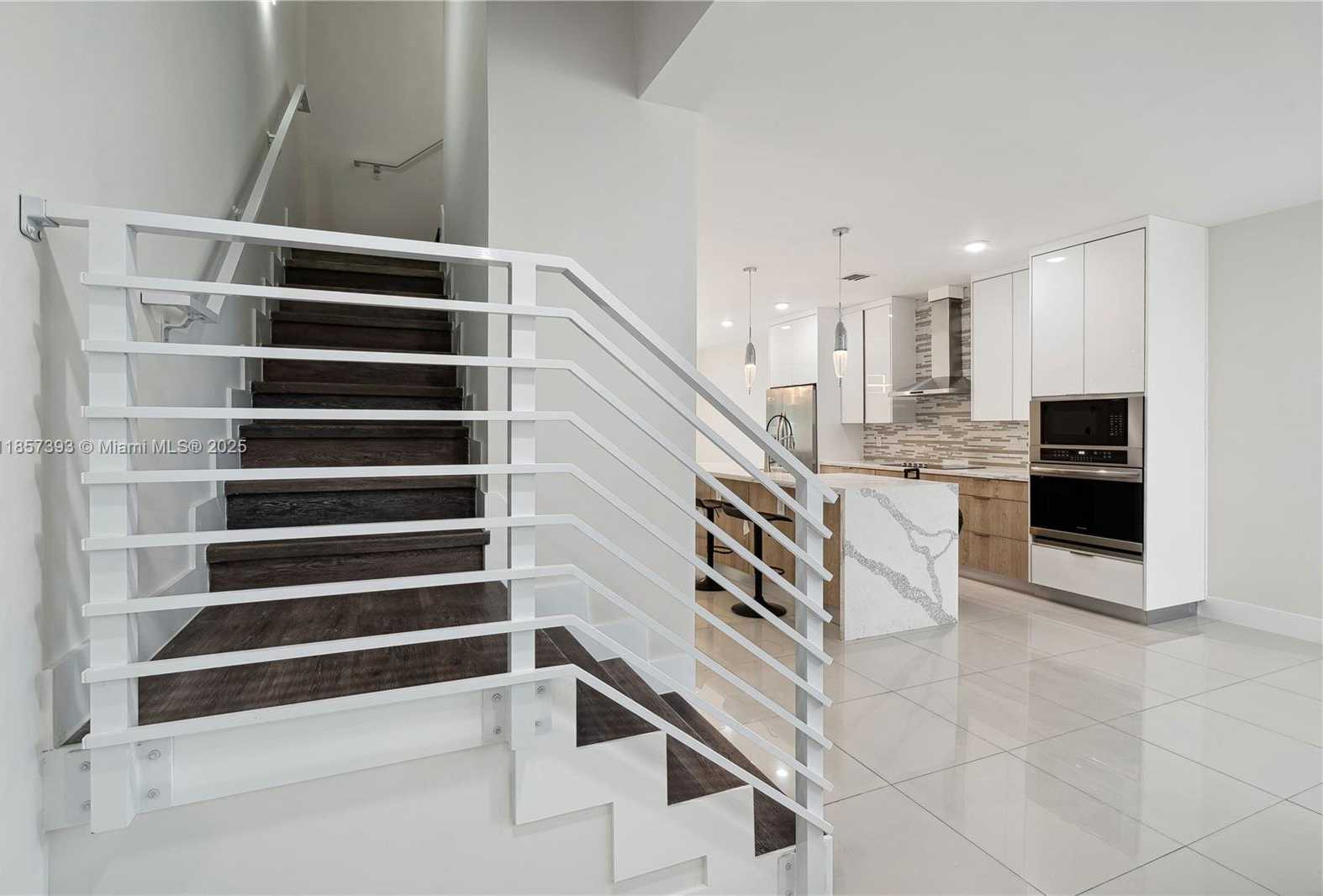 Small Image of 1020 NORTH EAST 17TH TERRACE #1020, Fort Lauderdale Number 12