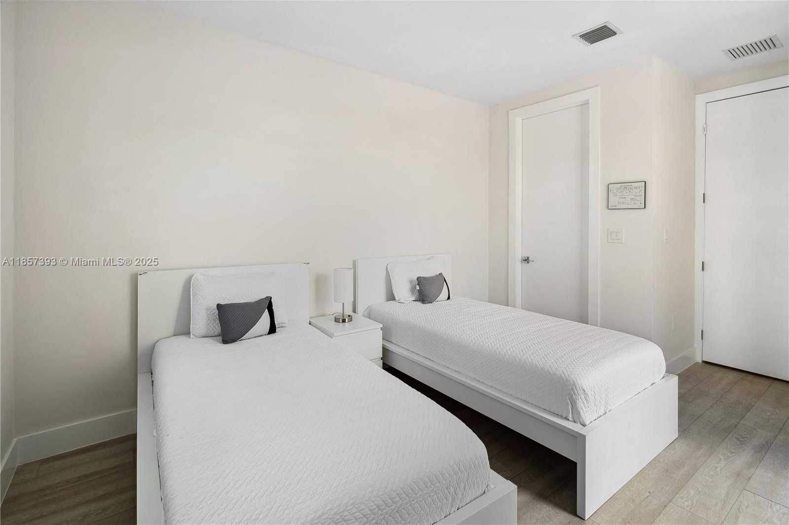 Small Image of 1020 NORTH EAST 17TH TERRACE #1020, Fort Lauderdale Number 20