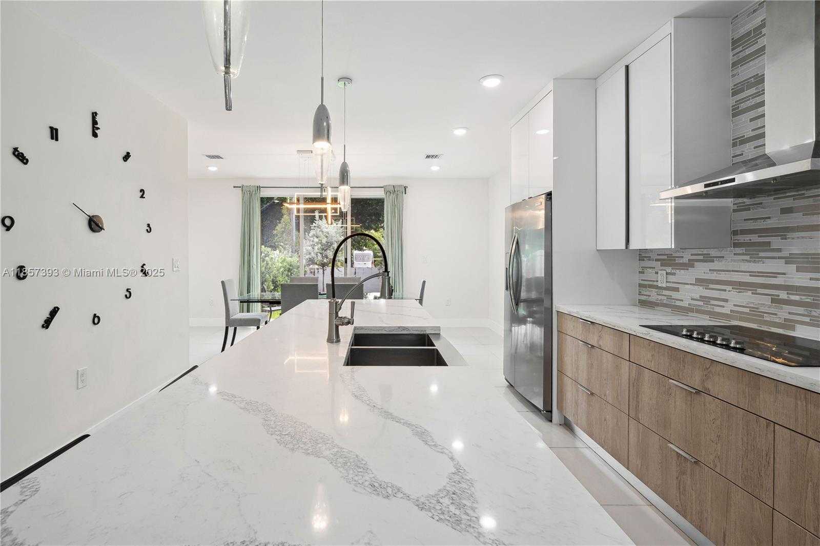 Small Image of 1020 NORTH EAST 17TH TERRACE #1020, Fort Lauderdale Number 6