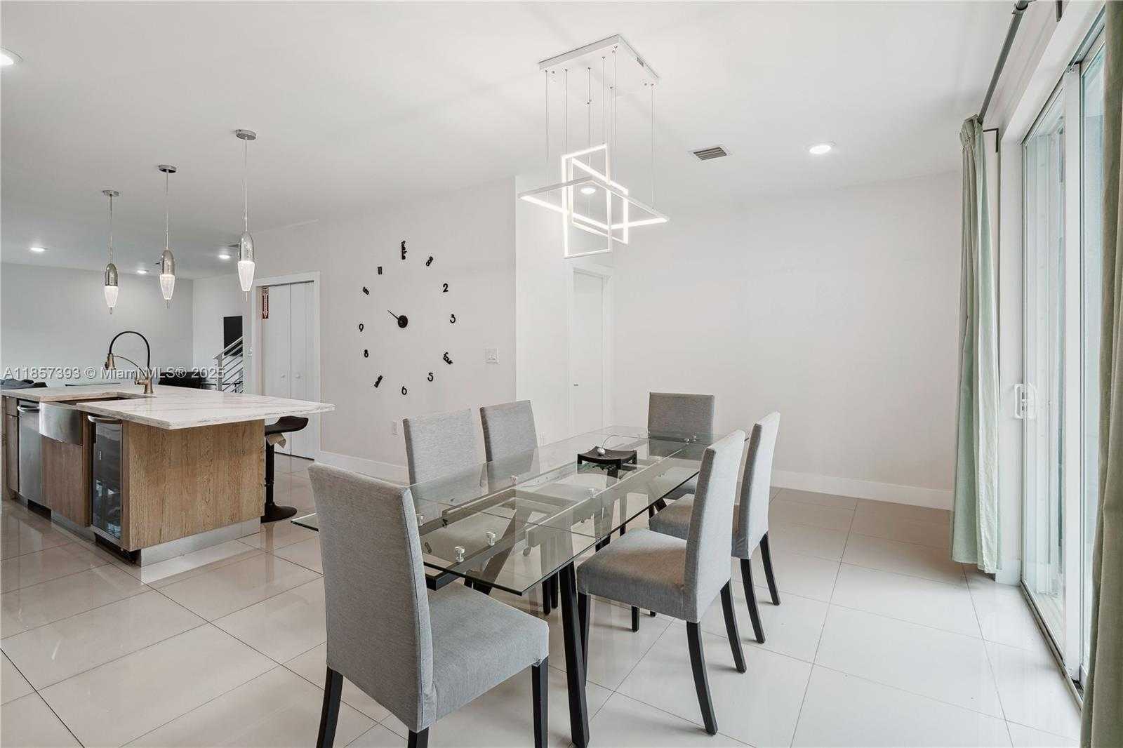 Small Image of 1020 NORTH EAST 17TH TERRACE #1020, Fort Lauderdale Number 7