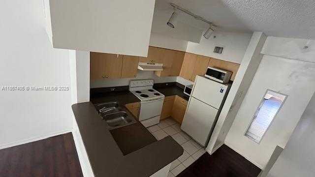 Small Image of 2965 NORTH EAST 185TH ST #1508, Aventura Number 3