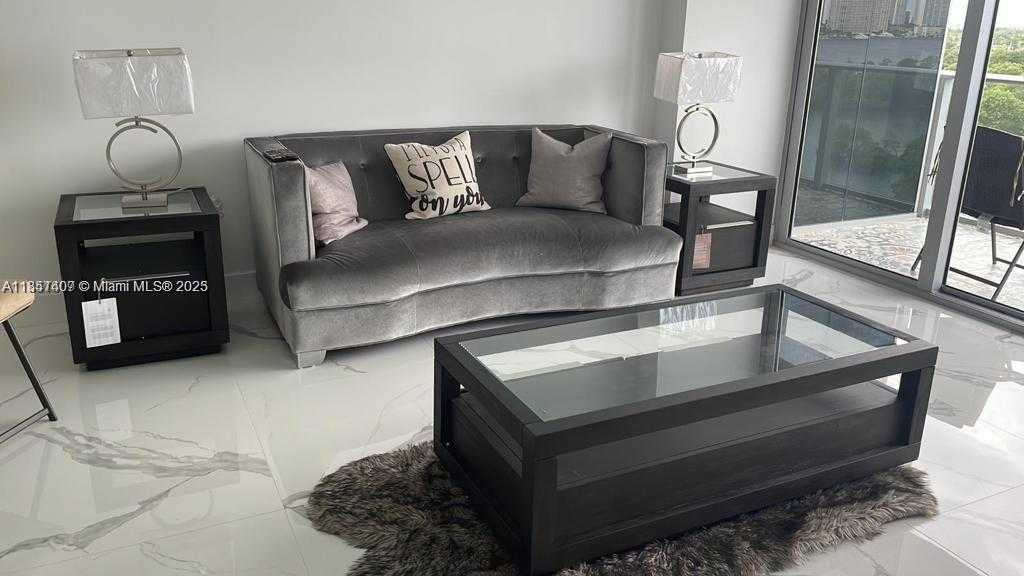 Small Image of 16385 BISCAYNE BLVD #805, North Miami Beach Number 4