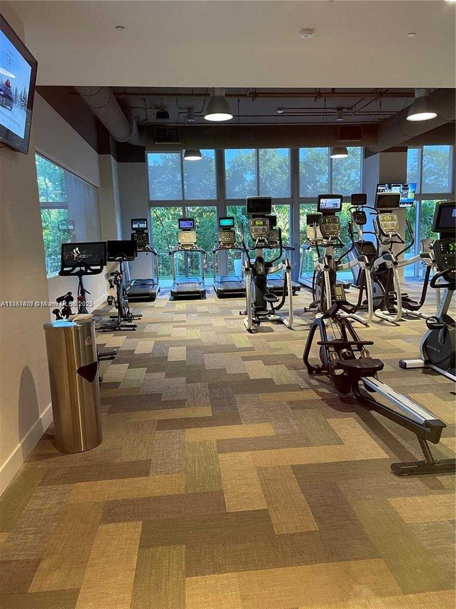 Small Image of 16385 BISCAYNE BLVD #805, North Miami Beach Number 9