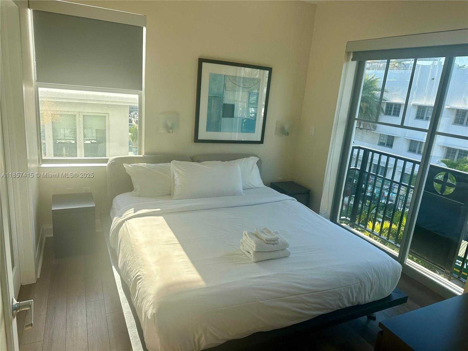 Small Image of 1060 OCEAN DR #D309, Miami Beach Number 13