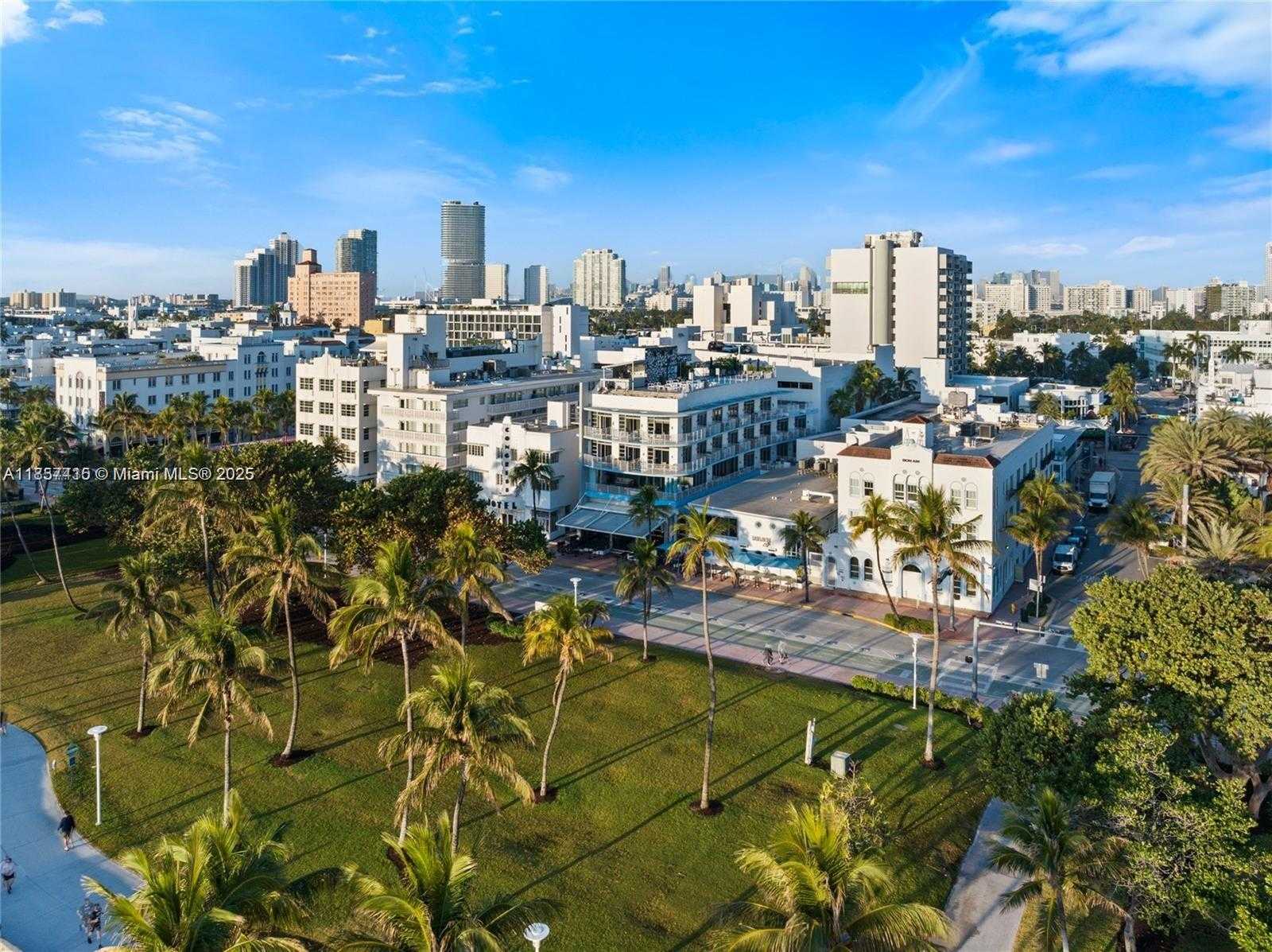 Small Image of 1060 OCEAN DR #D309, Miami Beach Number 16