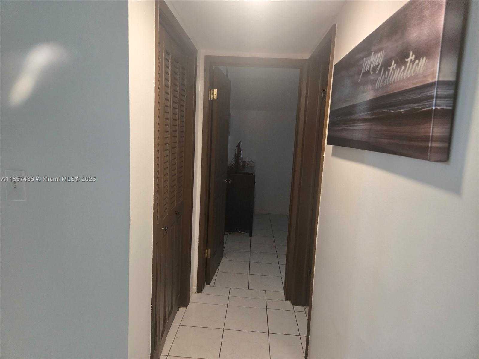 Small Image of 1001 HILLCREST CT #302, Hollywood Number 21