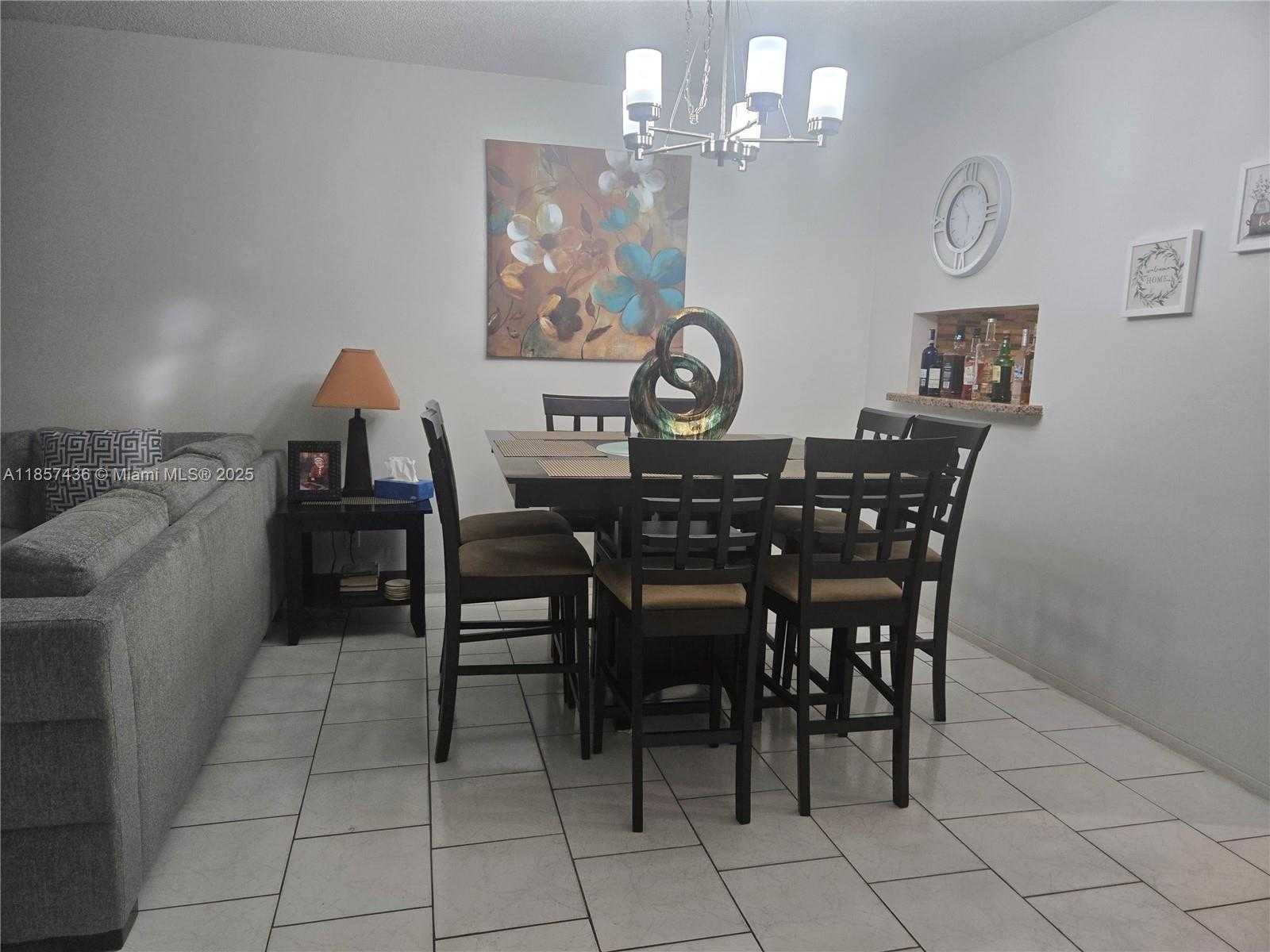 Small Image of 1001 HILLCREST CT #302, Hollywood Number 27