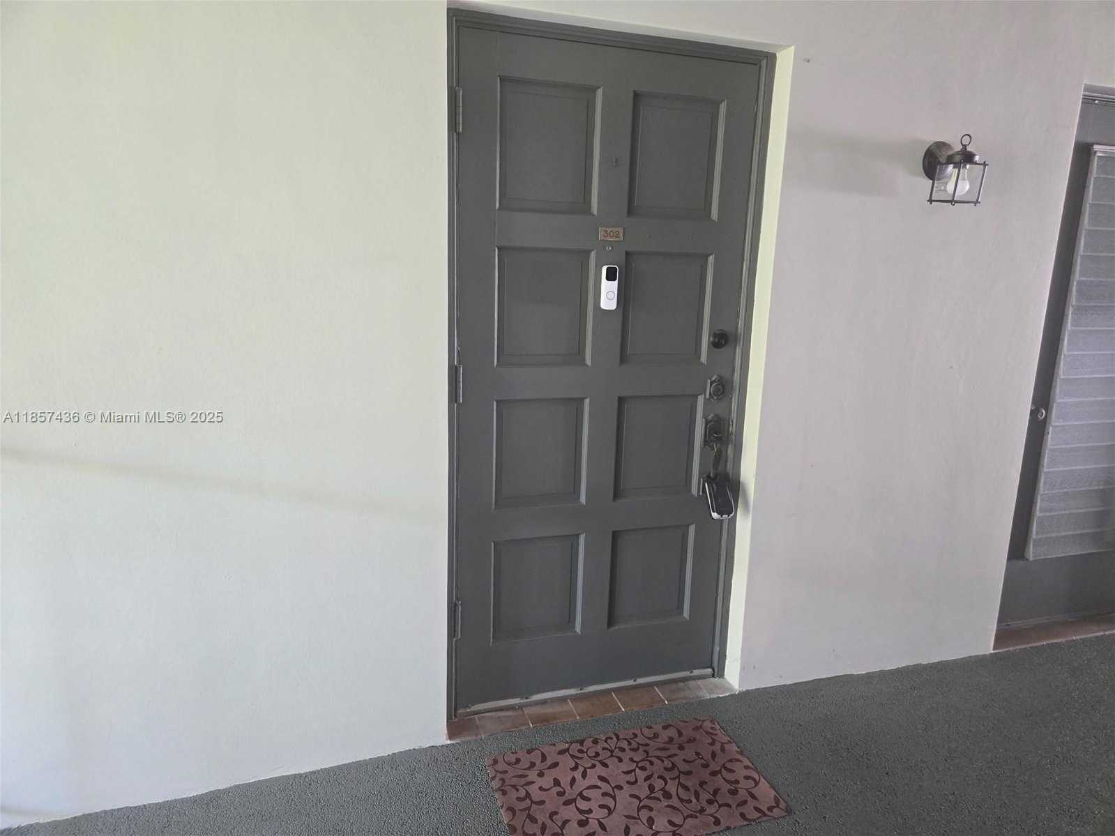 Small Image of 1001 HILLCREST CT #302, Hollywood Number 6