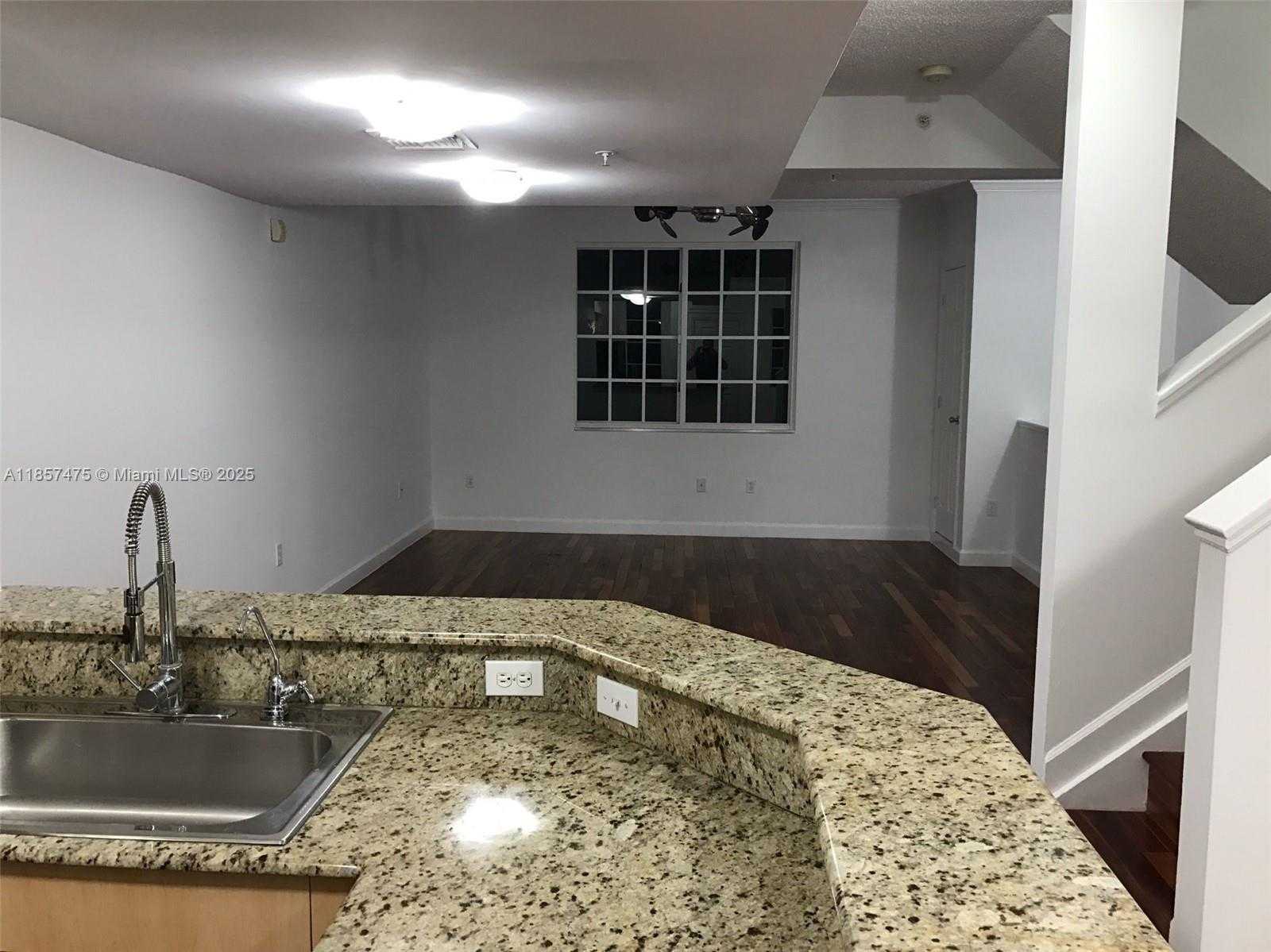 Small Image of 2821 NE 185th St, Aventura, FL 33180, USA Number 10