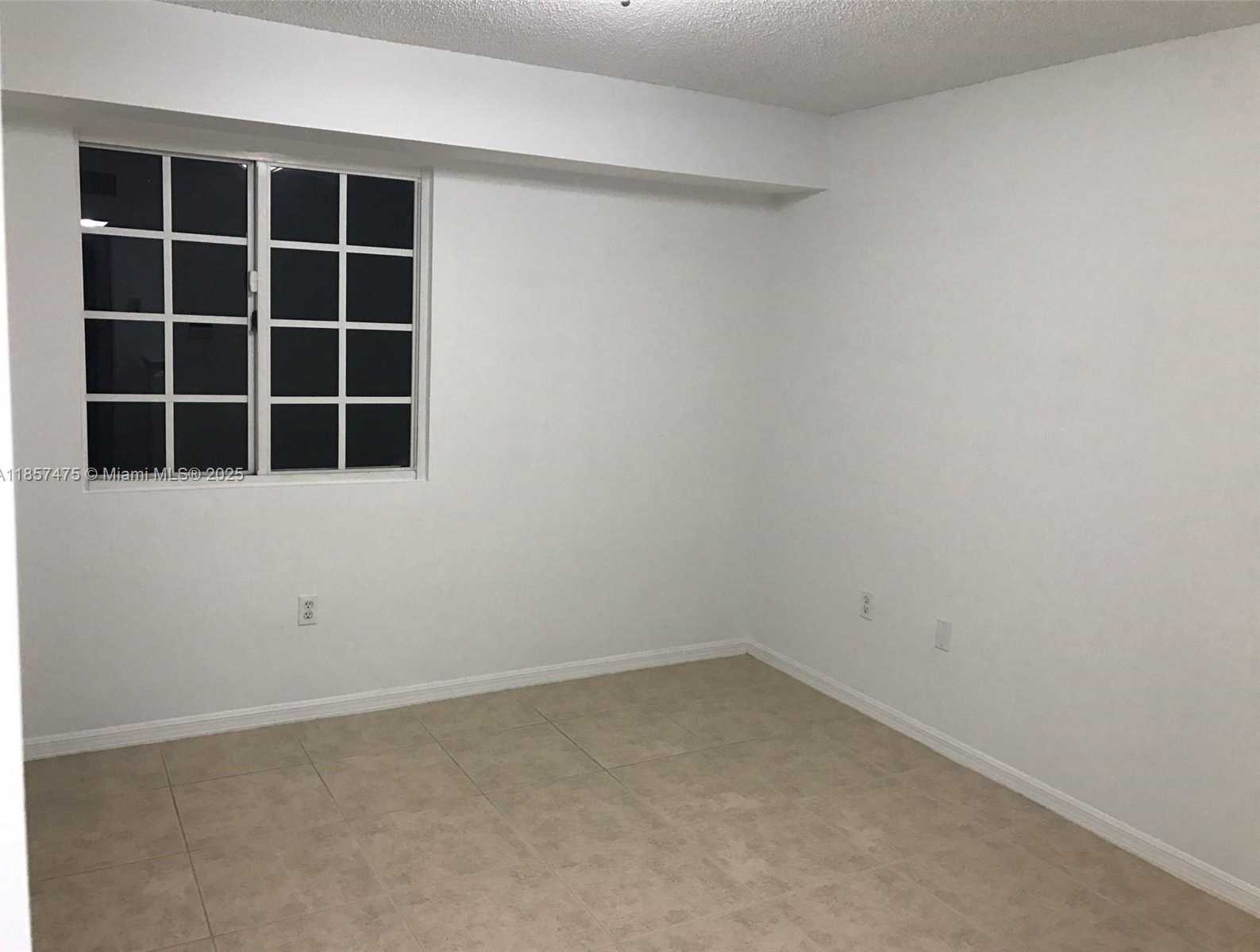 Small Image of 2821 NE 185th St, Aventura, FL 33180, USA Number 15
