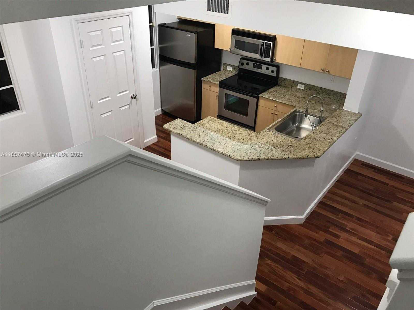 Small Image of 2821 NE 185th St, Aventura, FL 33180, USA Number 22