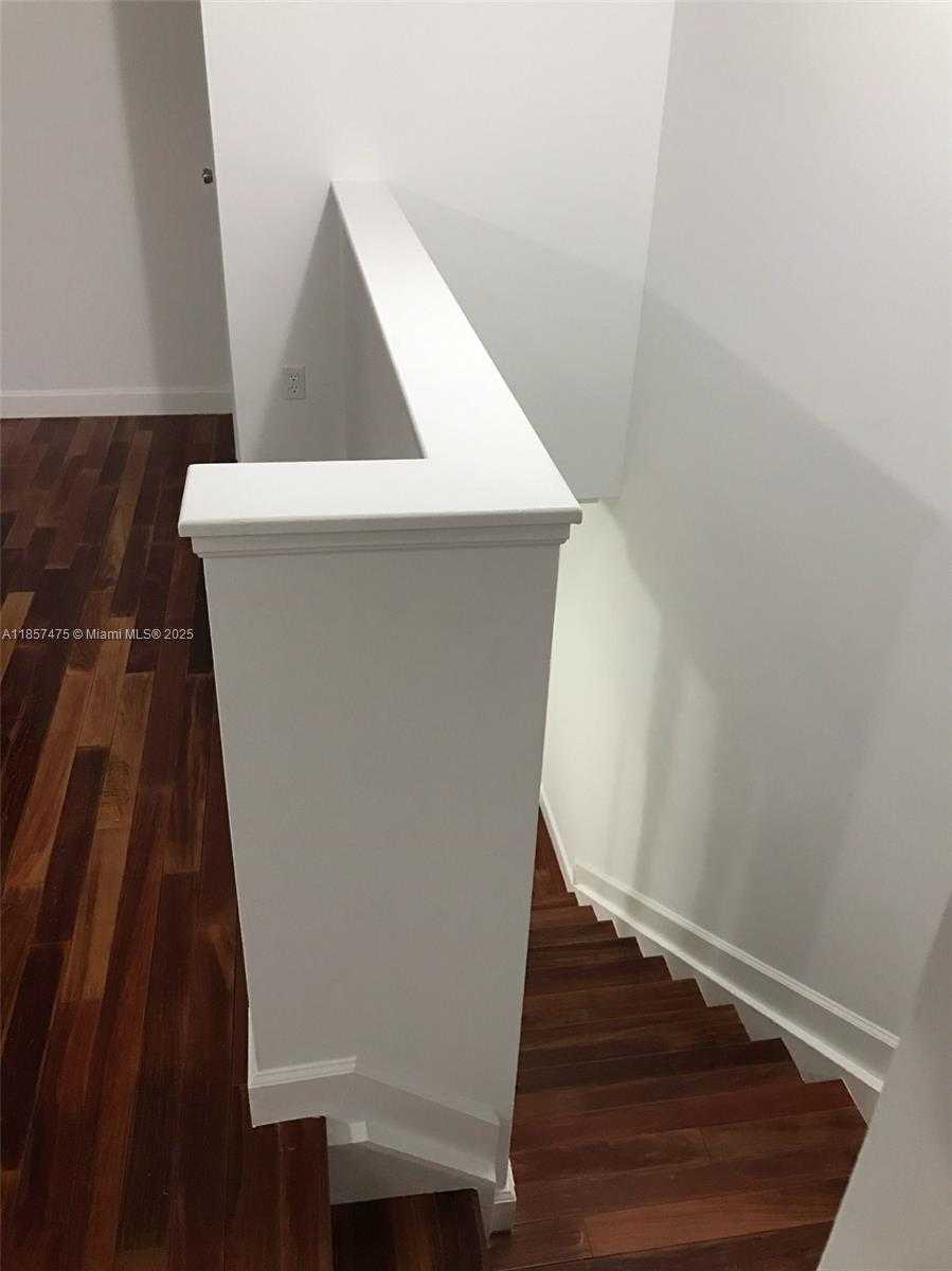 Small Image of 2821 NE 185th St, Aventura, FL 33180, USA Number 25