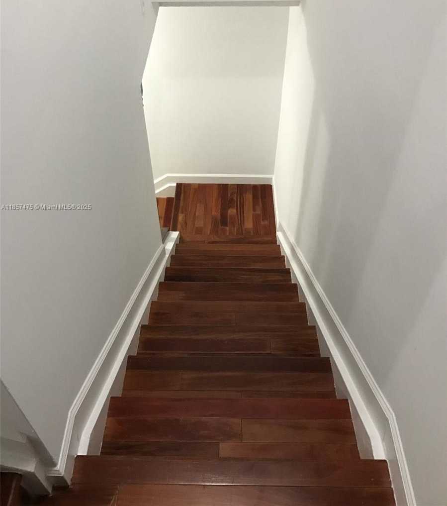 Small Image of 2821 NE 185th St, Aventura, FL 33180, USA Number 27