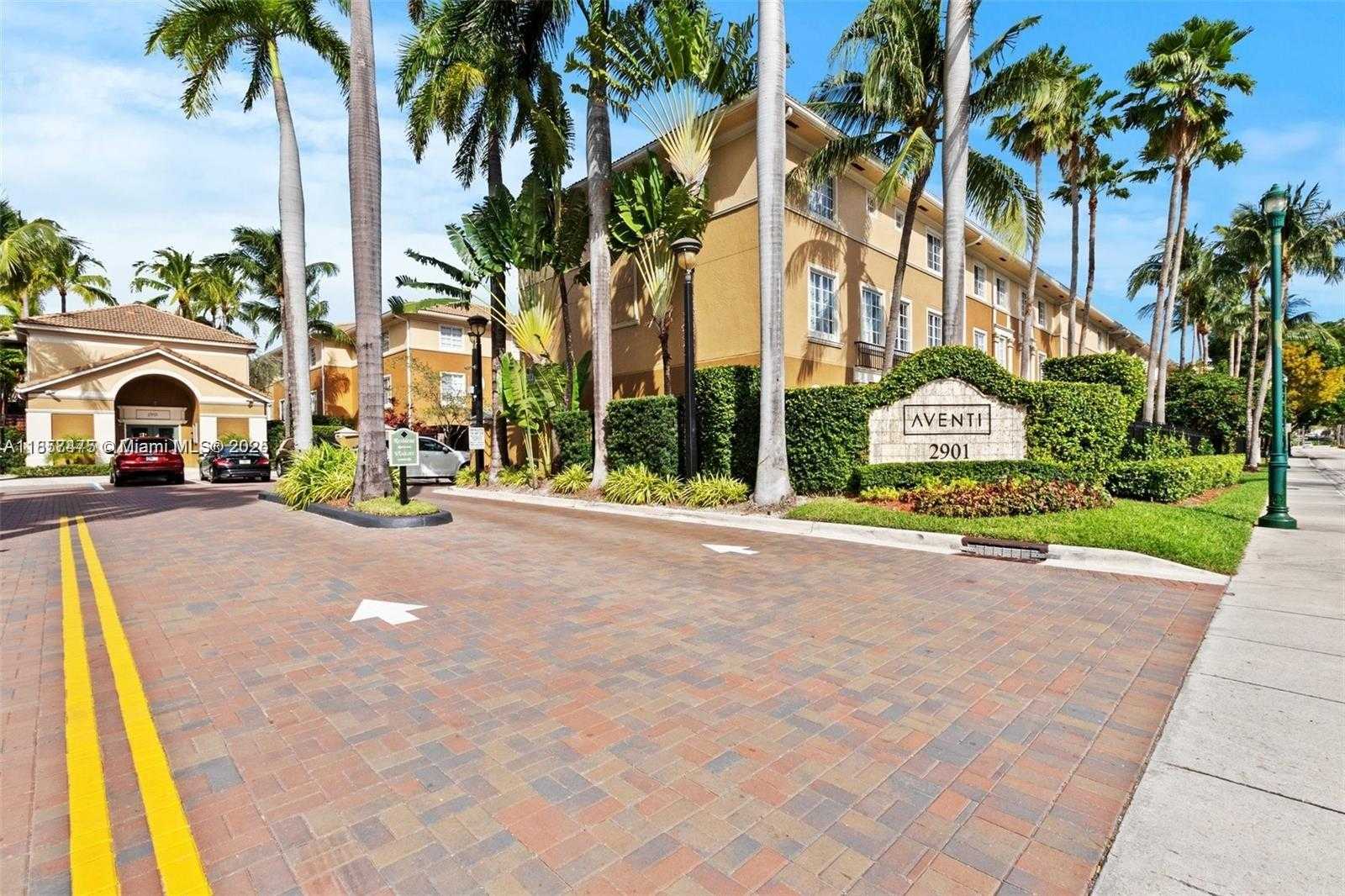 Small Image of 2821 NE 185th St, Aventura, FL 33180, USA Number 30