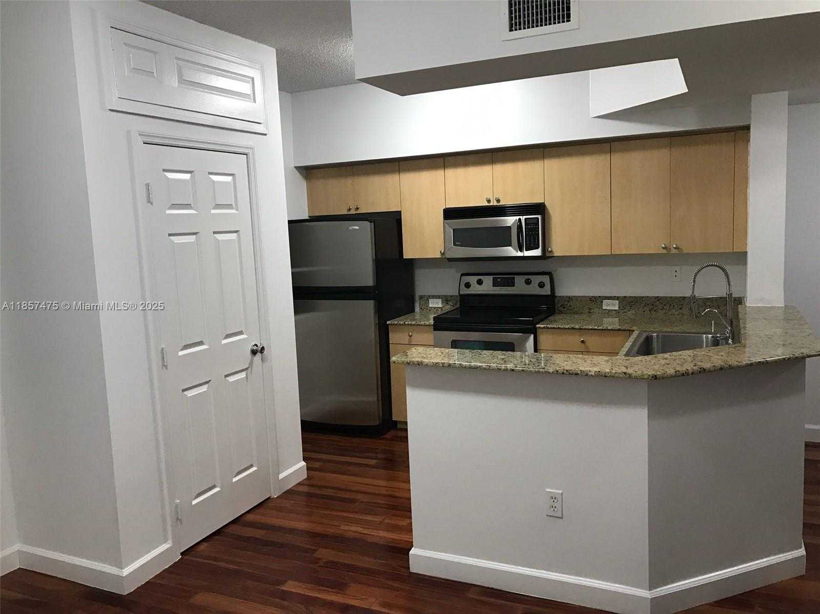 Small Image of 2821 NE 185th St, Aventura, FL 33180, USA Number 5