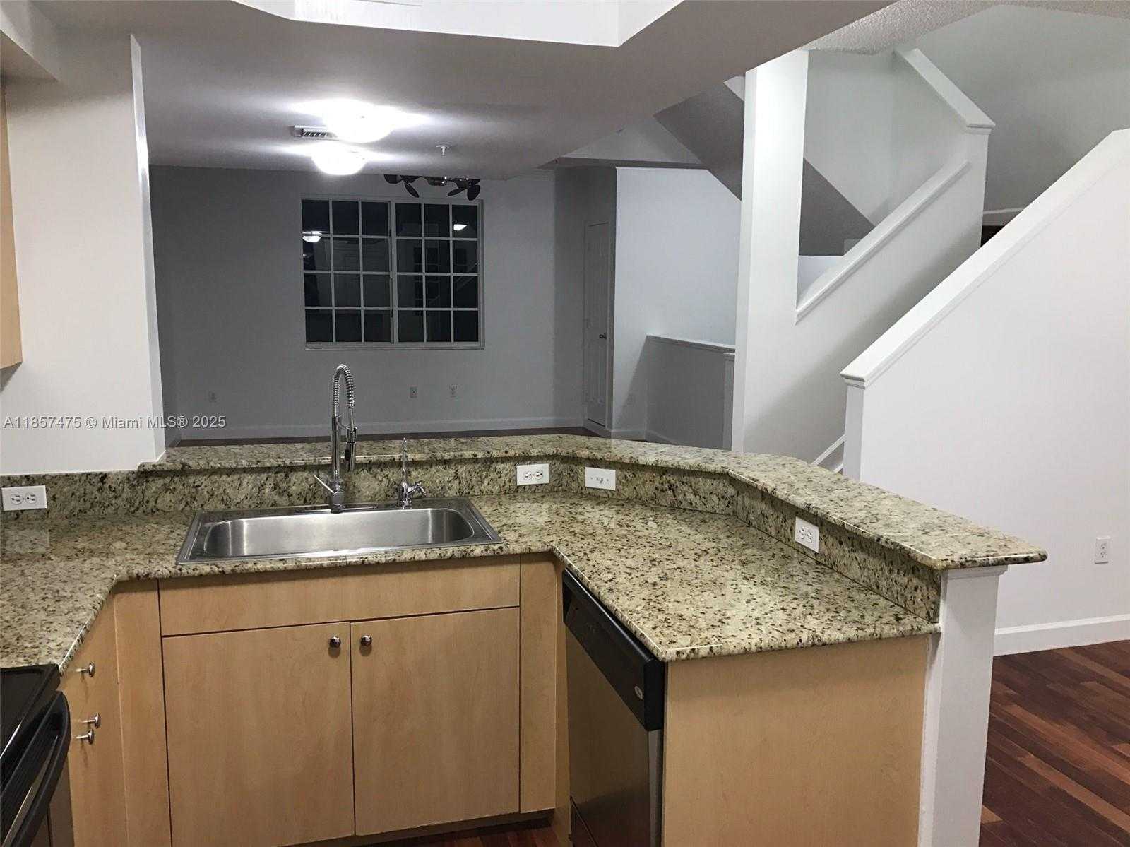 Small Image of 2821 NE 185th St, Aventura, FL 33180, USA Number 7