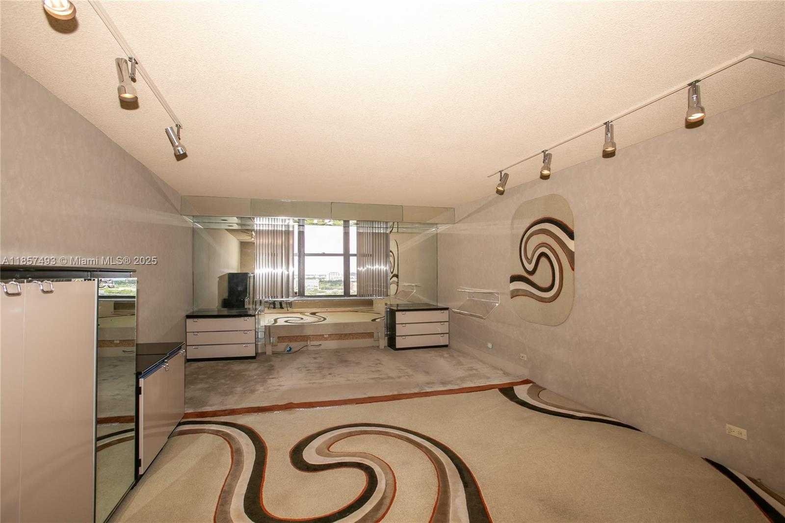 Small Image of 1800 NORTH EAST 114TH ST #1803, Miami Number 13